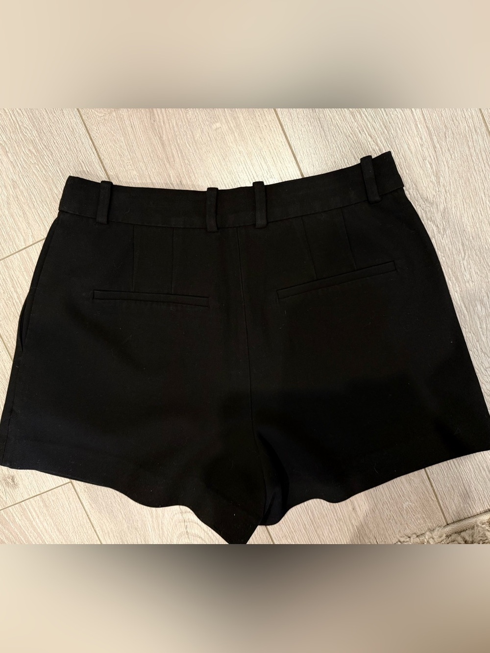 Babaton Aritzia High Rise Crepe Pleated Mini Short size 6 NWOT
